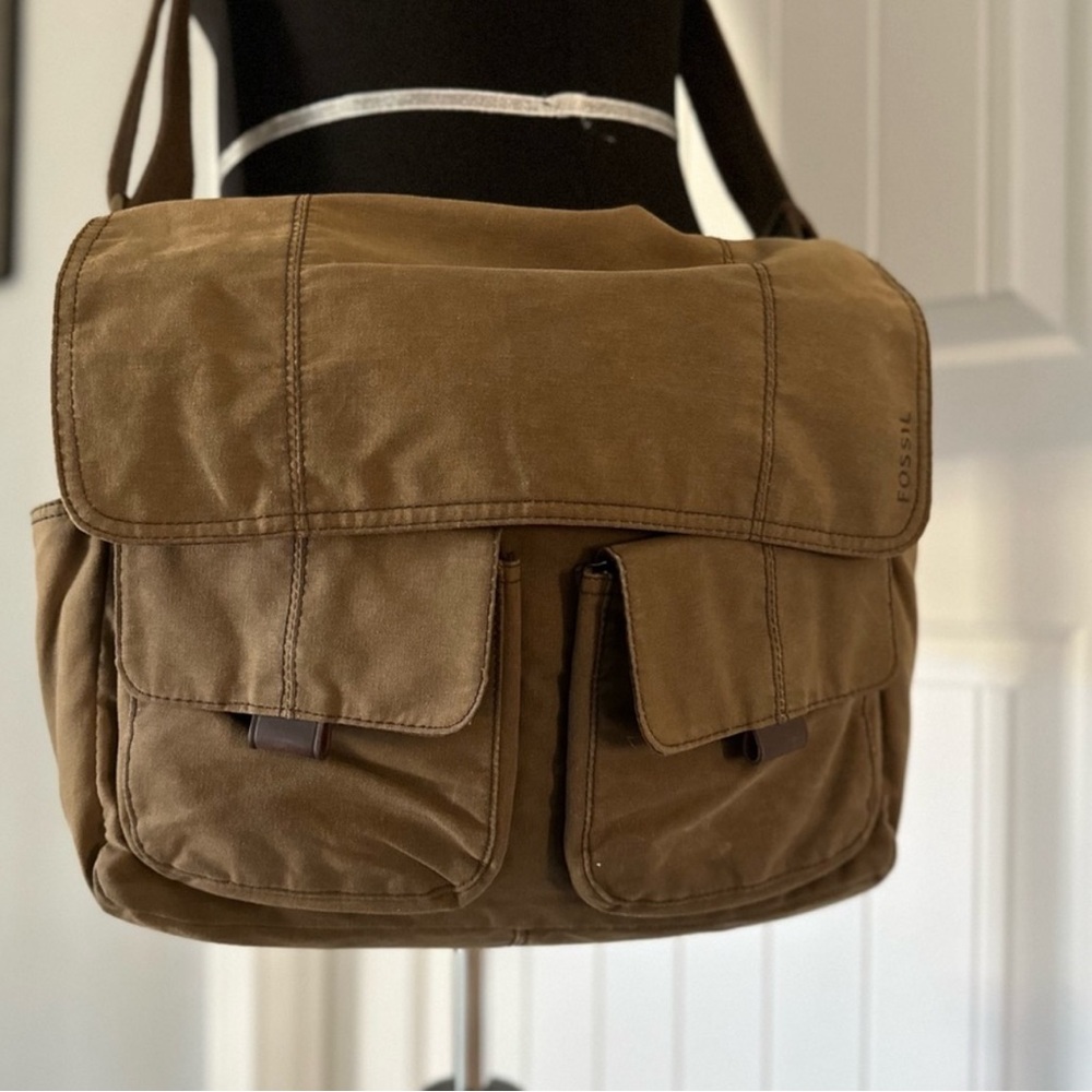 Fossil Canvas Messenger Bag - Brown